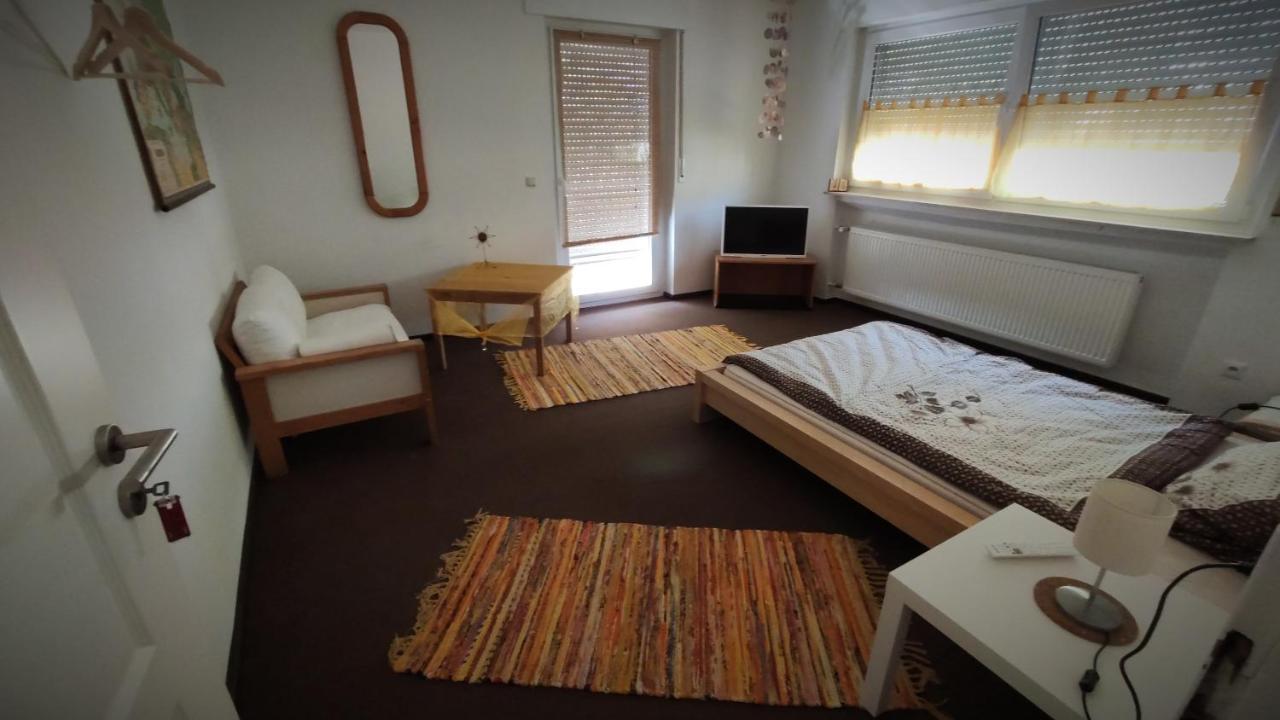 Monteur Unterkunft Gaestewohnung Ferienwohnung - Haus Huth Freigericht Exterior foto