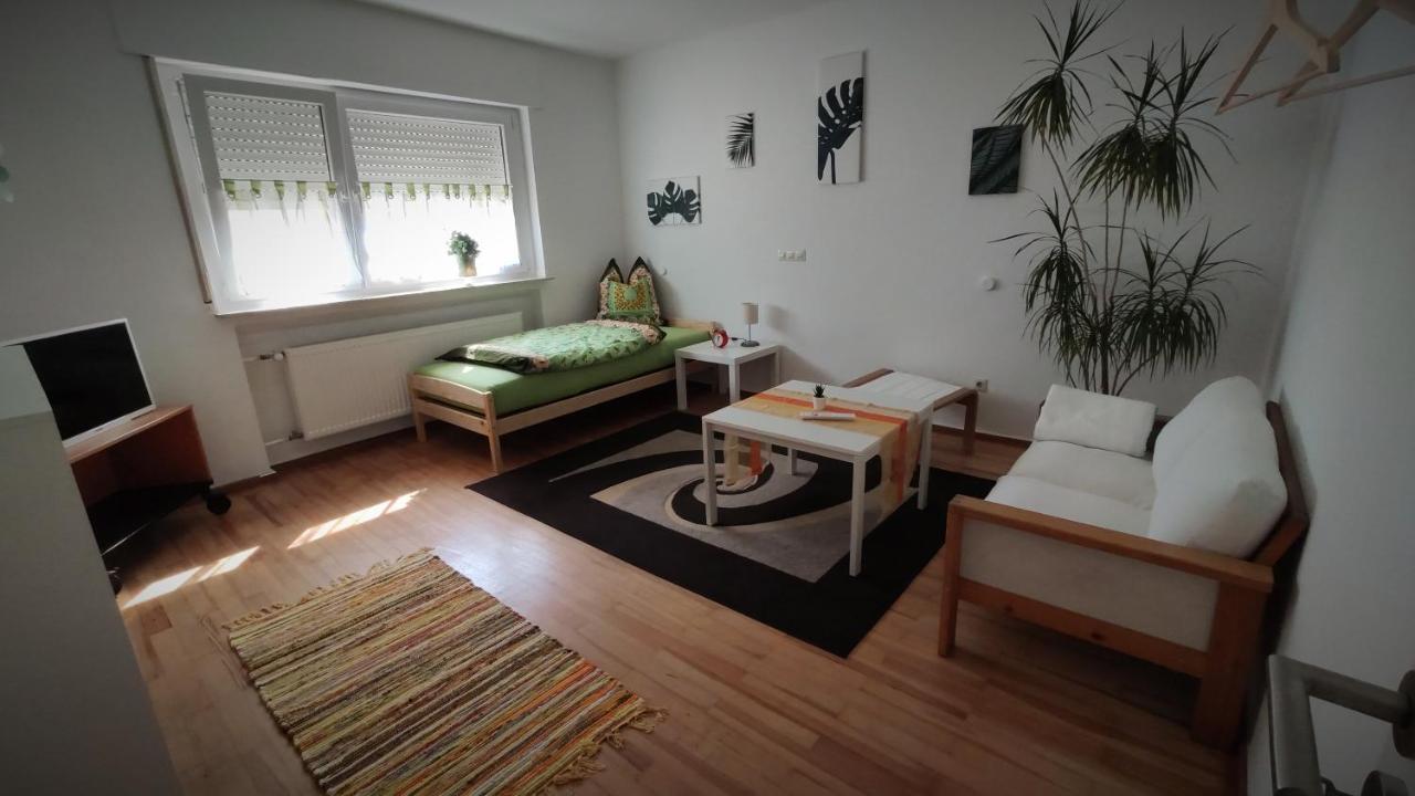 Monteur Unterkunft Gaestewohnung Ferienwohnung - Haus Huth Freigericht Exterior foto